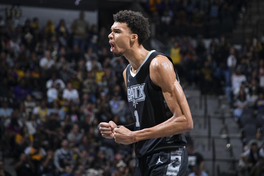 兰队对年轻 兰队对年轻