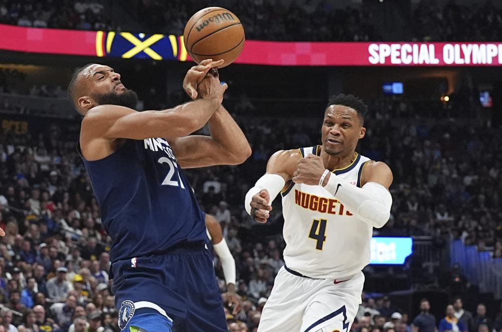 队中年轻球 队中年轻球